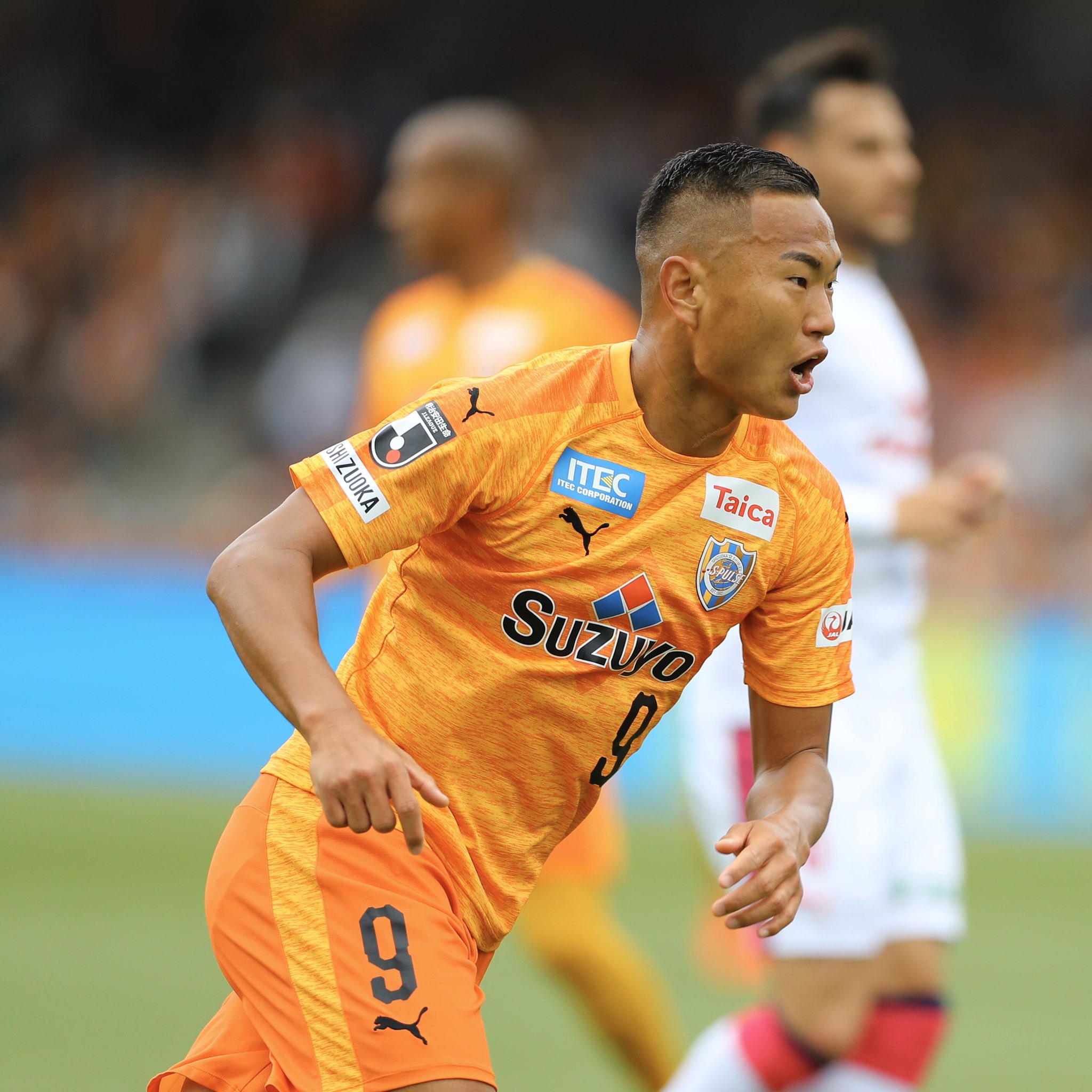 清水エスパルス公式 ここ2年は厳しかったですが 限られた現役生活一日一瞬噛み締めて悔いを残さないように 今日できる最大の努力を明日に繰越ことなくやりきり積み重ねてきます また 自己利益でなくクラブのために重きを置き 未来を担う若き戦士達に 清水エスパルス公式 ここ2年は厳しかったですが 限られた現役生活一日一瞬噛み締めて悔いを残さないように 今日できる最大の努力を明日に繰越ことなくやりきり積み重ねてきます また 自己利益でなくクラブのために重きを置き 未来を担う若き戦士達に