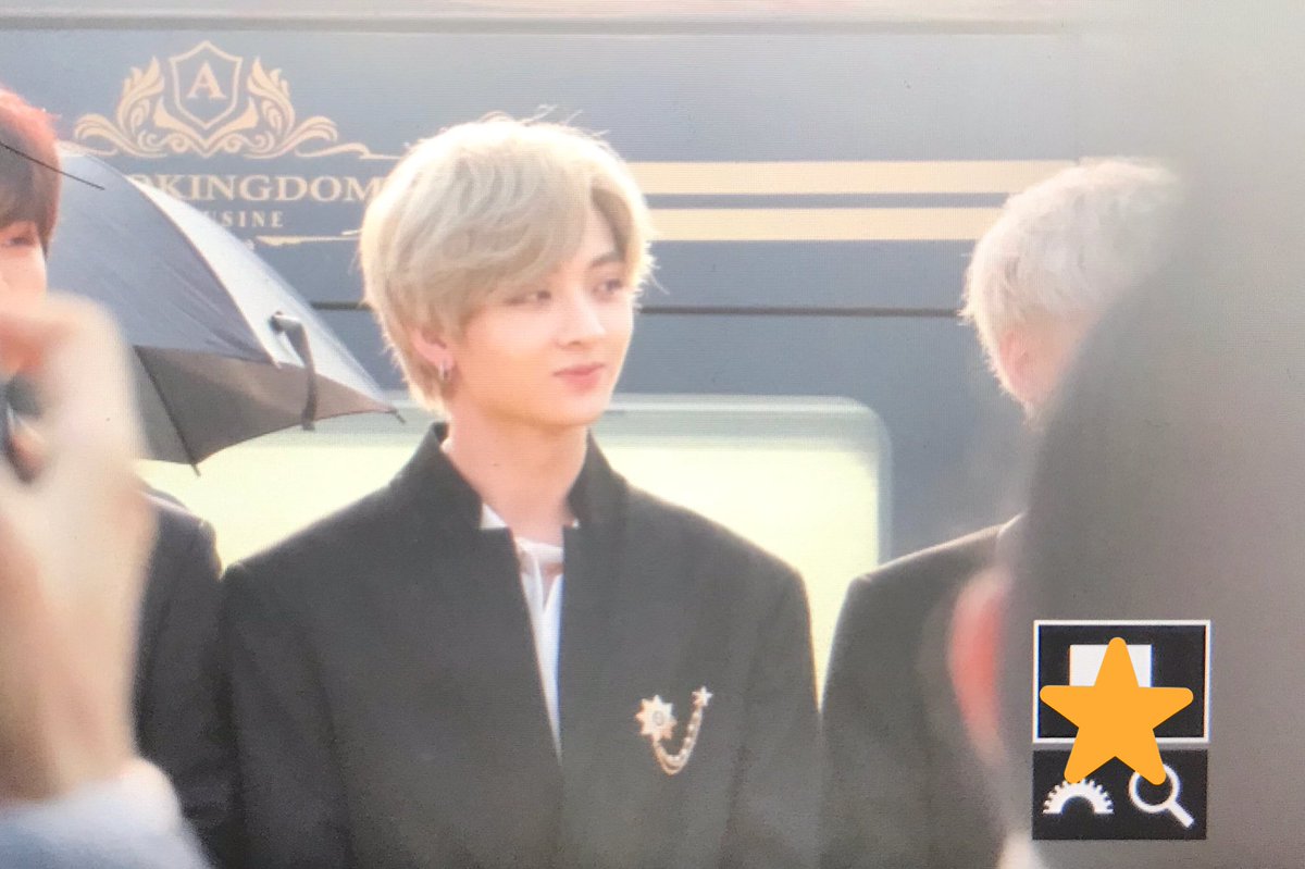 LittleStar_3008's tweet photo. [PREVIEW]
GOLD CARPET in VLIVE YEAR END PARTY
Ọ...ôi quàng tử 💜 =)))))))))
#VLIVE #VHEARTBEAT #YEP
#D1VERSE #ĐỨCỨNG
#RBW #RBWVIETNAM https://t.co/Zegt1CLMjM