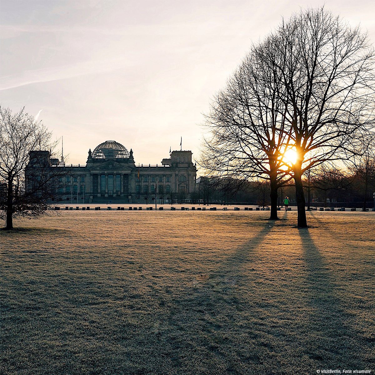 visitberlin's tweet photo. Seid ihr dieses Wochenende in #Berlin? 🙂 #visit_berlin https://t.co/ItQ9QJ19MQ