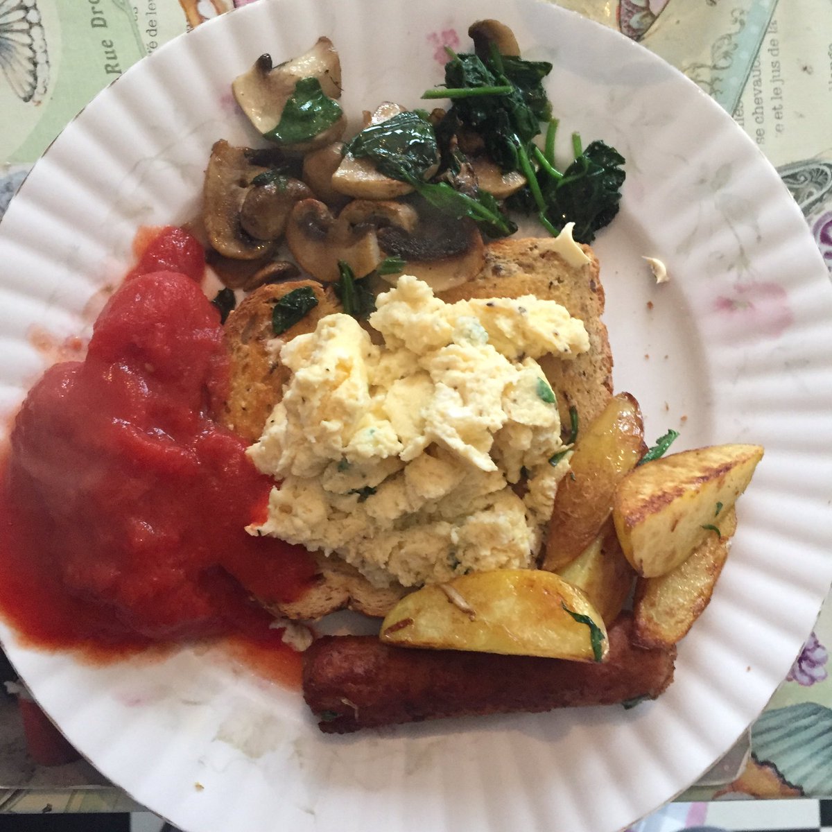 Just what I needed after an early start this morning... #breakfast #goodstart #veggiebreakfast #earlystart #swimmum #morningtraining