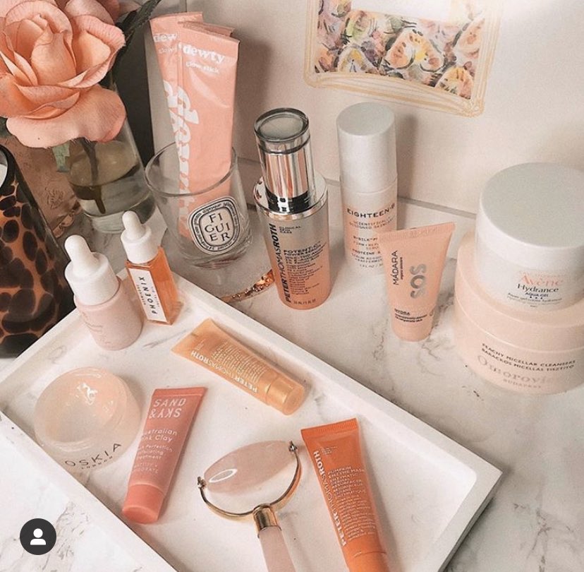 DewtyOfficial's tweet photo. Let’s glow Saturday 🍑⚡️

Take the time to nourish your skin this weekend from the inside as well as the out 🙌

Rg: suaro_skincare on Insta
#SaturdayMotivation #skincare https://t.co/7qm5seBBSr