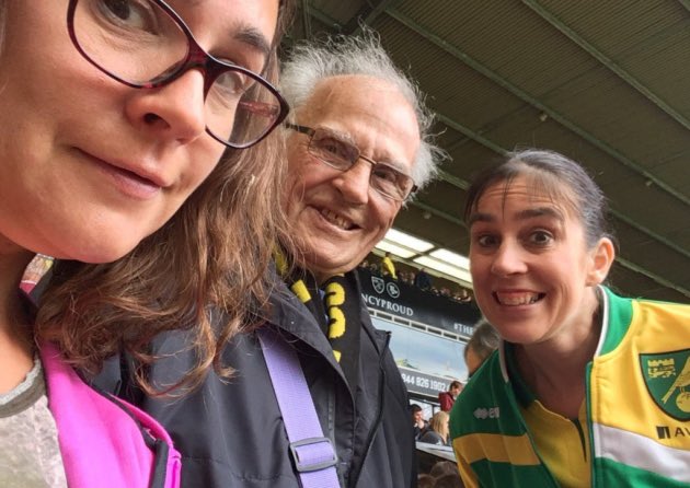 mrdanwalker's tweet photo. My favourite story of the week... Lifelong Norwich fan Barrie Greaves sadly passed away over Christmas and left £100 for the whole team to have a drink on him. Lovely stuff from @NorwichCityFC 👏🏻👏🏻 https://t.co/wYpTOPuQvM