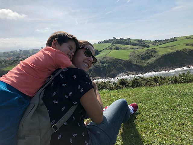 Bebenube's tweet photo. Muchas veces no hace falta ir muy lejos para encontrar la felicidad viajera... Esta foto es de la costa de Cantabria, donde pasamos unos días espectaculares. Ya estamos pensando a donde escaparnos este verano por España. ¿Alguna recomendación? 😊 https://t.co/xZeoT8KlgN https://t.co/CjHpMnSswQ