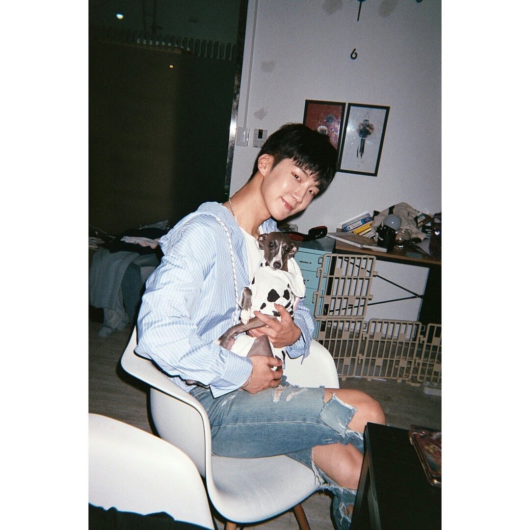 10. His devotion to his pets especially Haute; raising pets is no easy job at all. We all know how Hoony always think of Haute; remember his only msg to teamW when they were kidnapped for WoF was to please take good care of Haute  #HappySeunghoonDay  #SayMyNameSeunghoon
