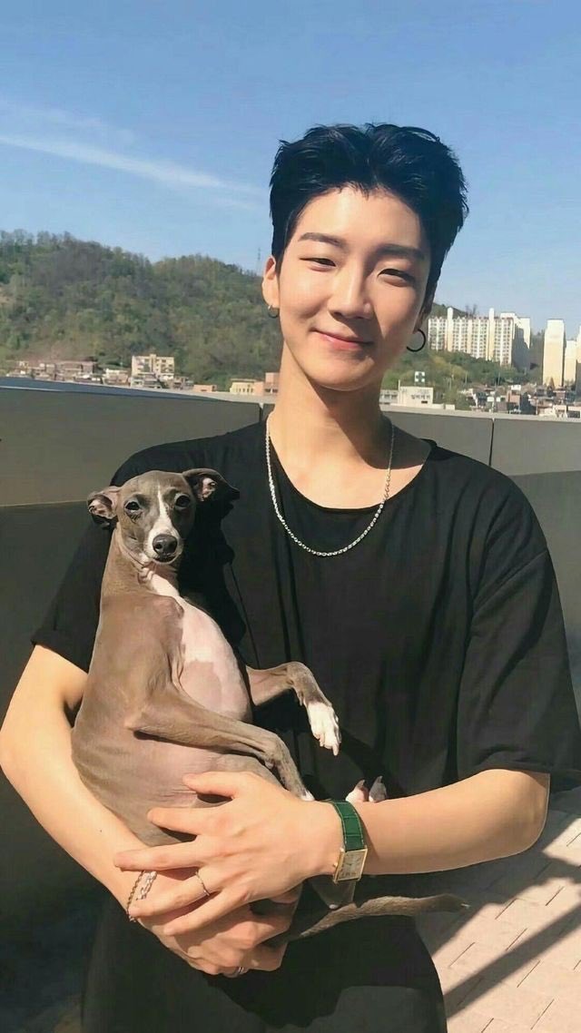 10. His devotion to his pets especially Haute; raising pets is no easy job at all. We all know how Hoony always think of Haute; remember his only msg to teamW when they were kidnapped for WoF was to please take good care of Haute  #HappySeunghoonDay  #SayMyNameSeunghoon