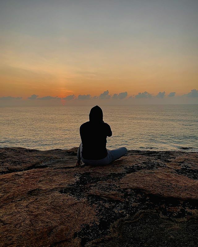 chaminBW's tweet photo. Do not go where the path may lead, go instead where there is no path and leave a trail. – Ralph Waldo Emerson
.
.
.
.
.
#sunset #ocean #lifequotes #travelgram #calm #yalanationalpark  #travelceylon #travelsrilanka🇱🇰 https://t.co/pObnReQqVZ https://t.co/WqgBgti4fZ