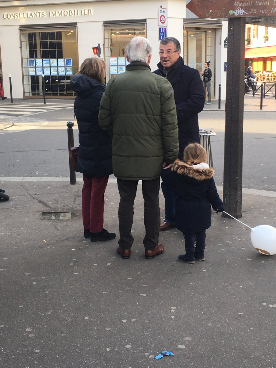 PierreGaboriau's tweet photo. J’étais ce matin sur le terrain pour échanger et présenter mon programme pour #Paris16. Agir sur la #propreté, agir sur la #sécurité, agir sur notre #mobilité, agir pour nos commerces de #proximité, voici les priorités attendues par les habitants. #Gaboriau2020 #jaimemon16 https://t.co/NOgcBNHtQv