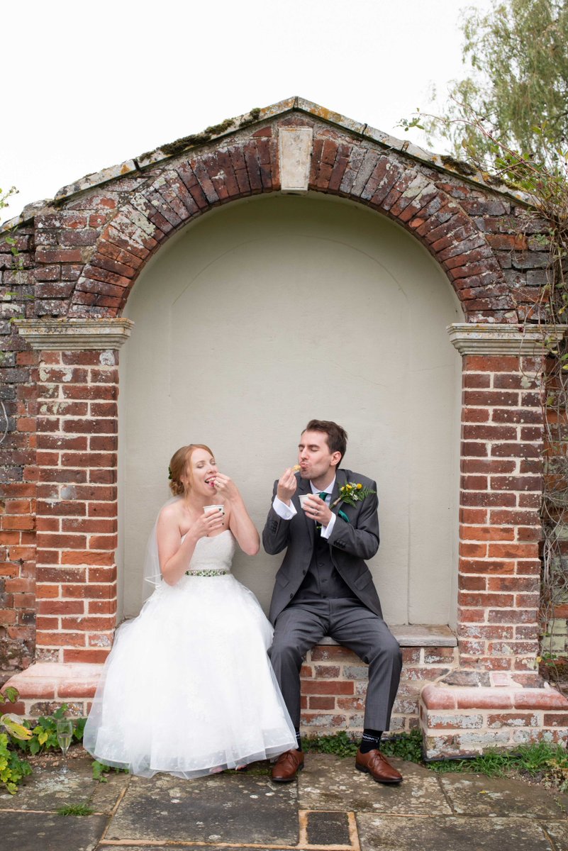 I'm off to a wedding today... as a guest! 

This is the first time I have been able to attend a wedding as a guest since 2015!! 

#weddingguest #weddingphotographer #prosecco #brideandgroom #danceallnight #canapes #drinkingprosecco #weddingday