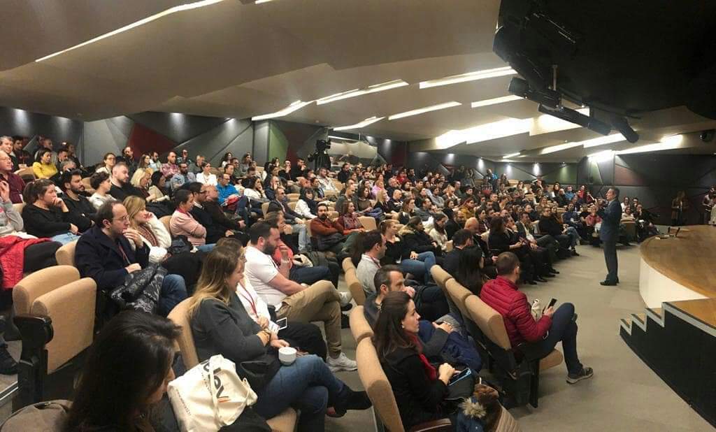 ielev's tweet photo. İELEV Özel 125. Yıl Anaokulu ve İlkokul Tanıtım Günümüze katılarak değerli bilgilerini bizimle paylaşan Prof. Dr. Acar Baltaş'a teşekkür ederiz.

#tanışmayısev #keşfetmeyisev #diyaloğusev #ielevokulları #dieschule https://t.co/rlfRuGLFog