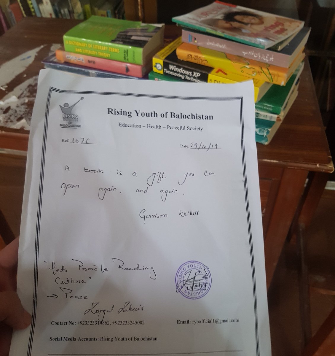 BaseerBaluch's tweet photo. Very Thankful To Banuk @ZargulBaloch5 
For Such Gift for @bonistanlibrary Always Appreciated Her Work And Stuggle Of Educated Society https://t.co/OG2bAfwhHL
