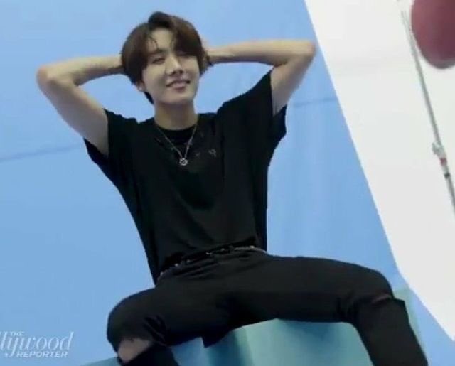 𝘤 𝘵 𝘳 𝘭 + 𝘷 tweet media