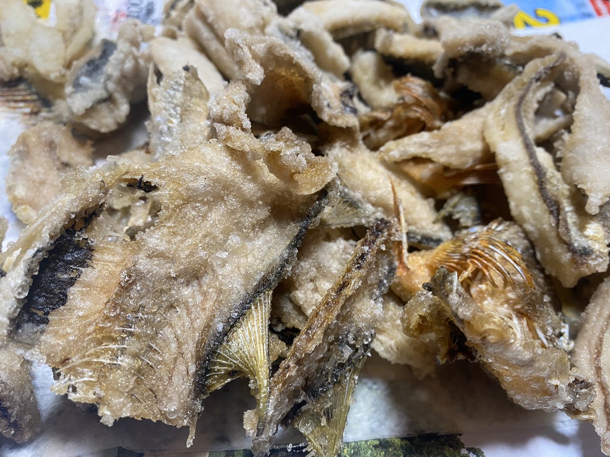 Taka コノシロを調理しました 塩焼き 素揚げにして 素揚げは 骨 中骨付き 骨なしにしました これから頂きます Taka コノシロを調理しました 塩焼き 素揚げにして 素揚げは 骨 中骨付き 骨なしにしました これから頂きます