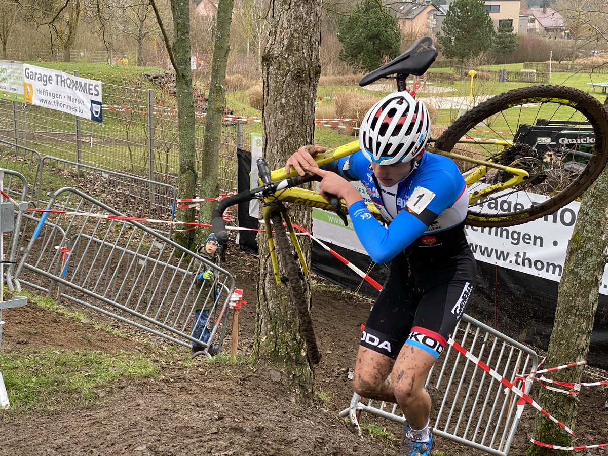 DucalSports's tweet photo. 🇱🇺 Luxembourg Nat. Champ. Dippach (CN) 🏆
Circuit de Mersch : 1er tour 
Débutant•e•s : 30 min

1. @Mathieu88514294 
2. David Lang 
3. @BertonNoa 
#CycloCrossNationals 🇱🇺 https://t.co/edDCtjRyI3