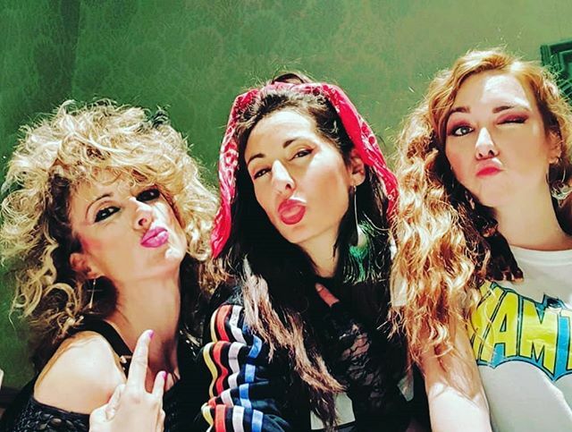 Bananarama???
80's girls <a href="/nataliaro92/">Natalia Rodríguez</a> <a href="/boskilla/">Boss 💯</a> .
.
#80s #80sfashion #80sgirls #bananarama#yasoyretro #vintagegirl #miepoca#lovemyjob#myladys #mislunas #stylist ift.tt/37SI1D5