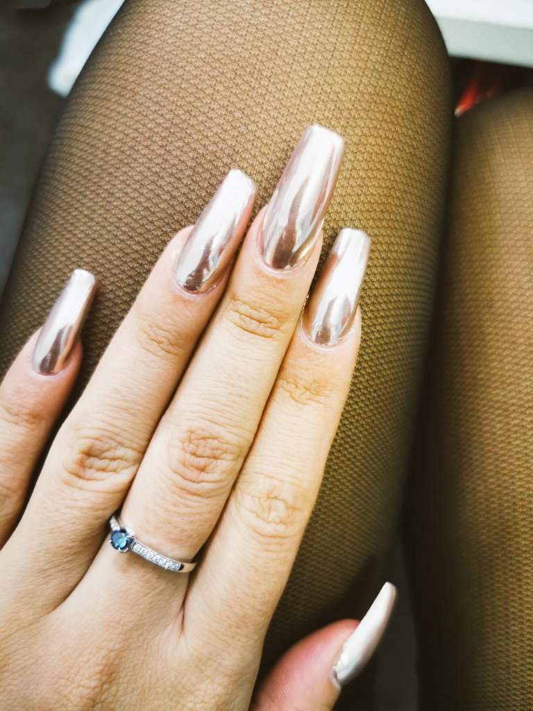 guiltycapricelj's tweet photo. No black, sorry 😝 @LiveJasmin #nails #sexy #mirrorsilver #sexyfingers #nylon https://t.co/tDYBCkczph
