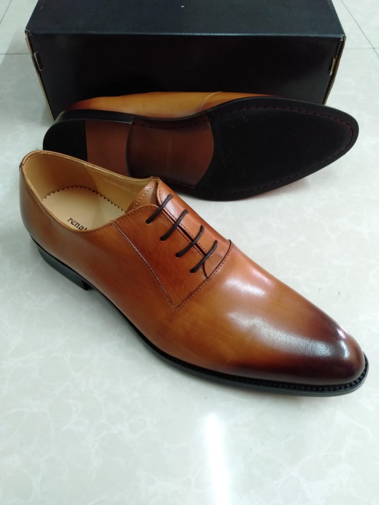 SizeShu's tweet photo. #Italian shoe wear @ only Ksh. 5000 with #freedelivery within Nairobi, orders @0717556702 

#babu 
#alicewahome
#MosesKuriaArrested
#IranPlaneCrash 
#Shaggy https://t.co/jL5gtoOc2g