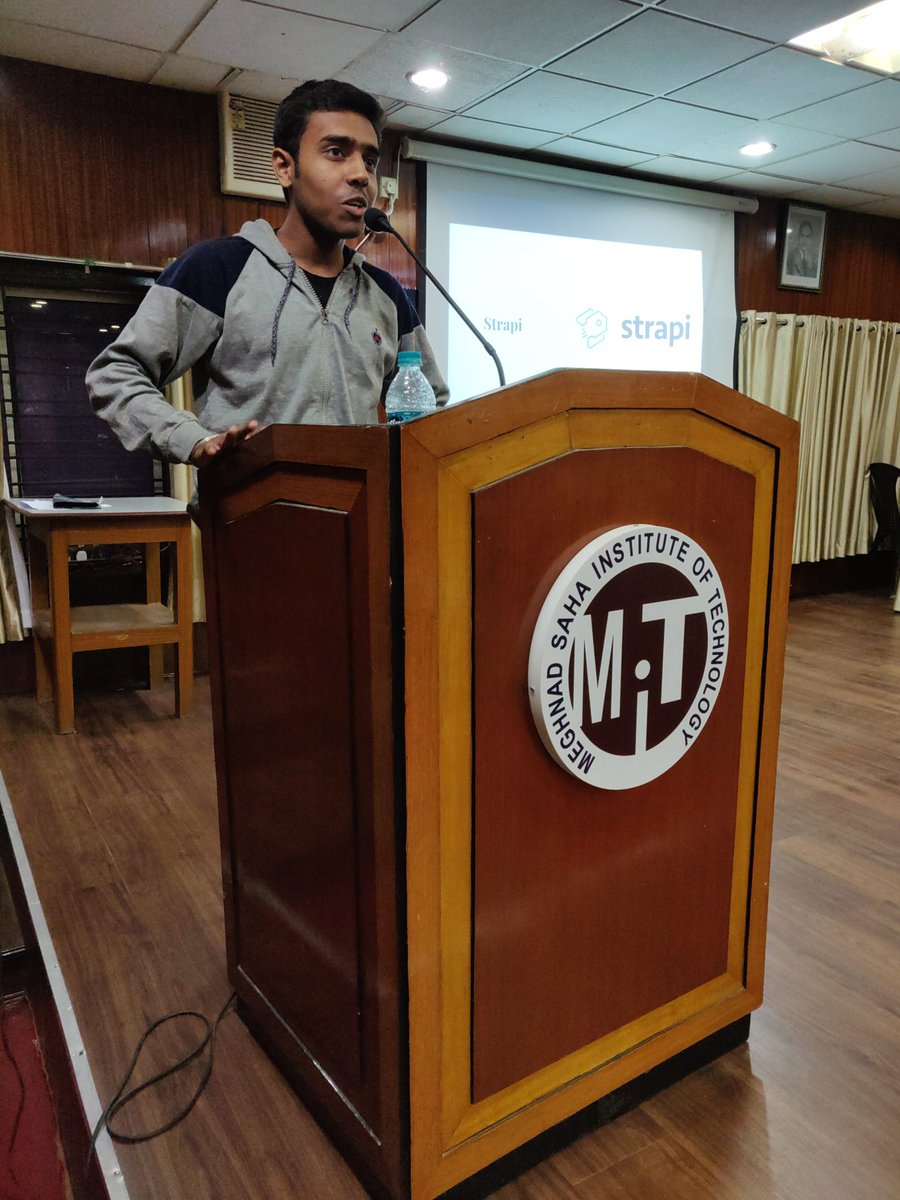 gdgkolkata's tweet photo. @PravunathSingh, a #BuildForDigitalIndia participant shared his experience of his project. The participants are given the opportunity to speak their experiences on the stage. 🎤😊
#ExploreML #LetsBuild #LetsBuildKol
@GoogleDevsIN @googledevs @WTMKolkata https://t.co/GjK0IHkwtz