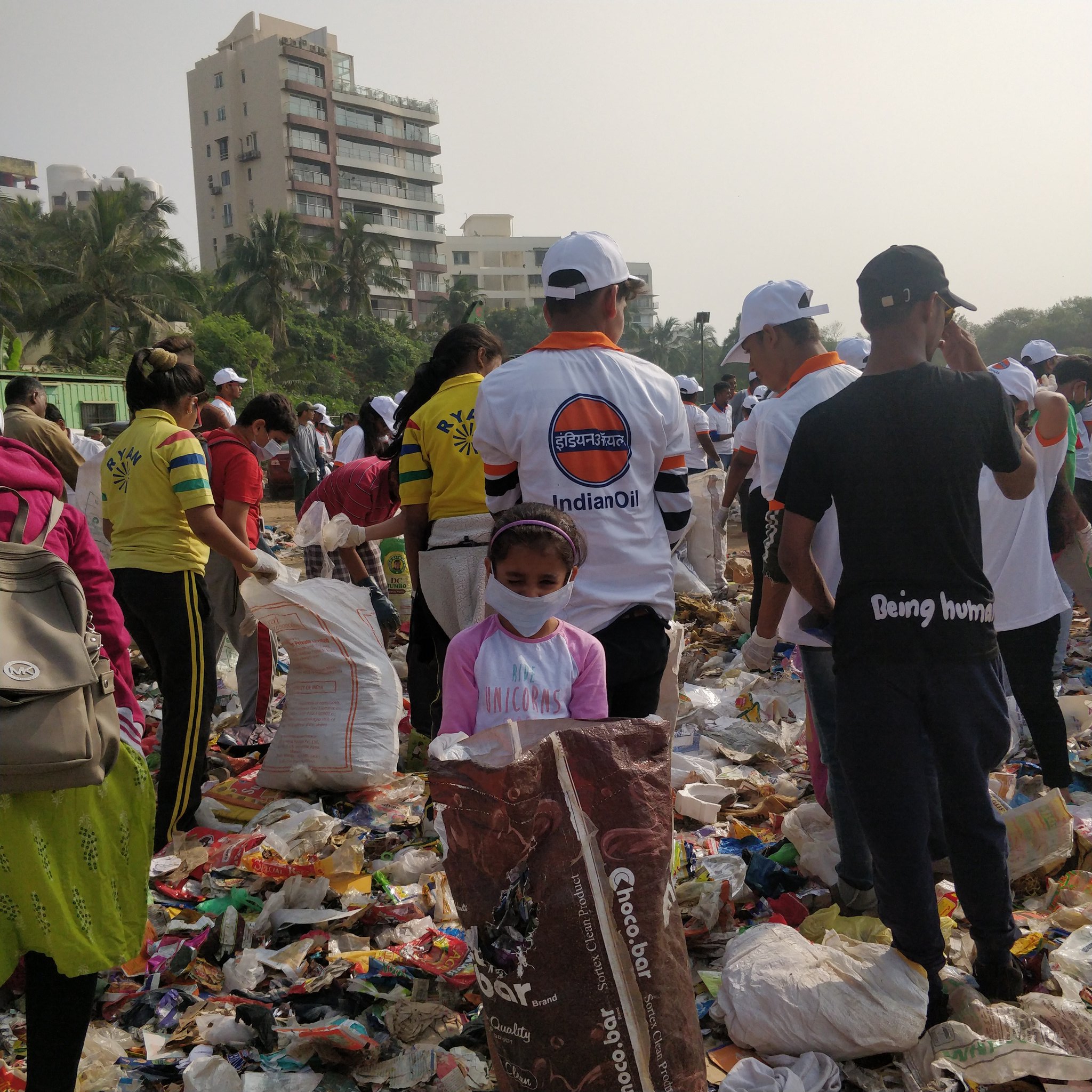 Download K K Mookhey On Twitter Inspired By Afrozshah1 Whom She Heard About In School My 5 Year Old Had Me Take Her To Participate In The Versova Beach Cleanup Today Https T Co E1c80qaw2l
