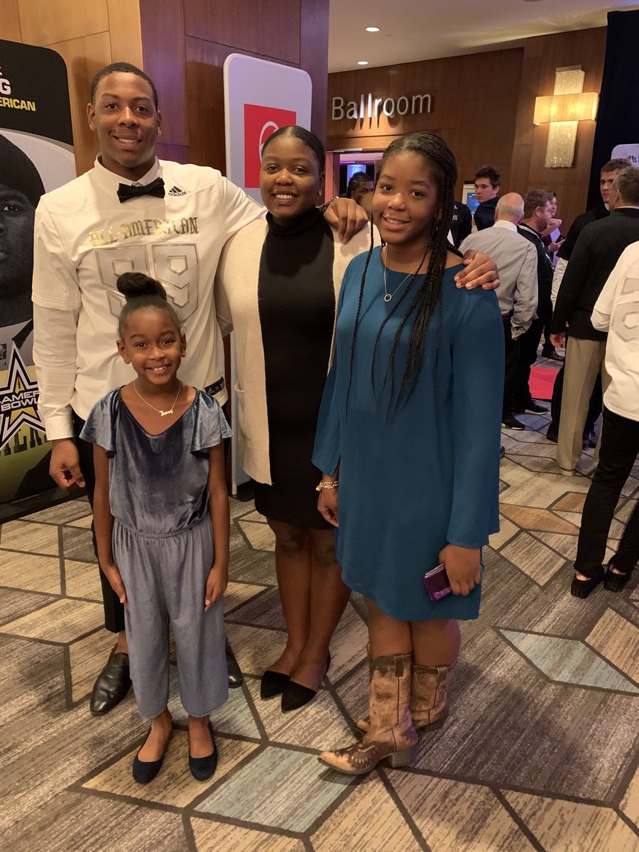 The Collins Family (<a href="/laqpol/">LaQuinta Pollard</a> , <a href="/kcollins1515/">Kennedy</a>) are with <a href="/alfredcollins99/">Alfred Collins</a> at the All-American Awards Banquet. Congratulations to the young men recognized with the most prestigious honor in high school football🏈! #Family💓 #BlessedAndGrateful #AllAmericanBowl #AABSZN20