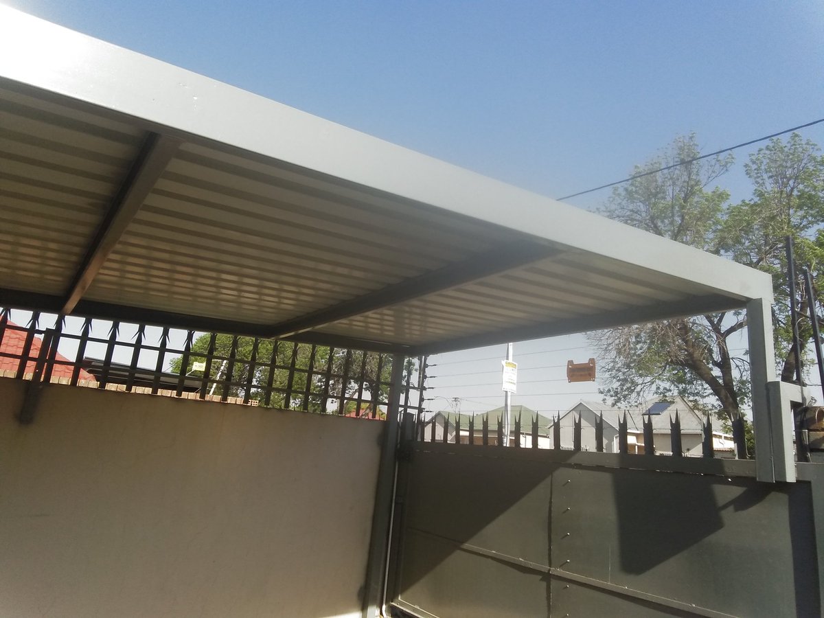 The rocking guy tweet media