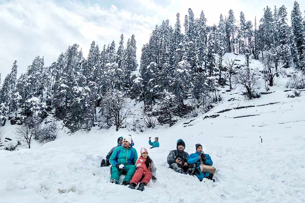 New Year - Fresh Snow Fall In Manali 
Plan Your Next Trip To Manali With AmNeu &amp; Experience The Live Snow Fall In Manali | For More Info On Manali Trip Contact Us 7807891001|amneu.com
#snowfallinmanali #kullumanali #snowinmanali #amneu #manalitrip #snowtrip