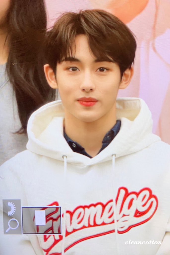 cleancotton_win's tweet photo. 200104 🐣🐣🐣 #윈윈 #WINWIN #董思成 #WayV https://t.co/UT8IJKOMY9