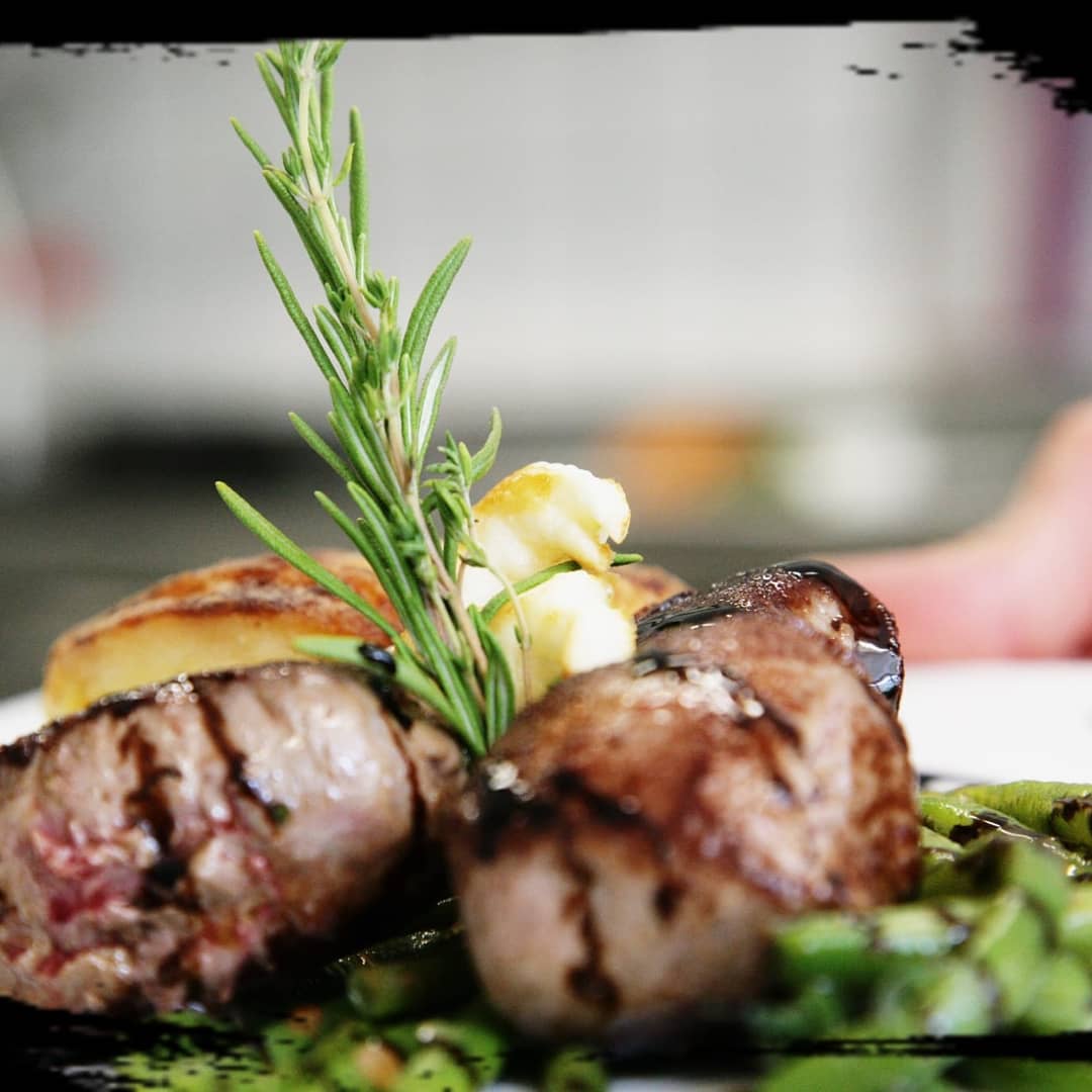 muhlirad's tweet photo. Bald ist Februar und das Mühlirad wird eröffnet 💃🍻
Ein kleiner Einblick wie ein Mittag oder Abendessen aussehen könnte..
#food #foodporn #muehlirad #muehliradbern #gemütlich #eifachsy #regional #lokal #gut #eifachgniessegastro #essen #trinken #mattebern #neu #neueröffnung https://t.co/nX8c4VAZvc