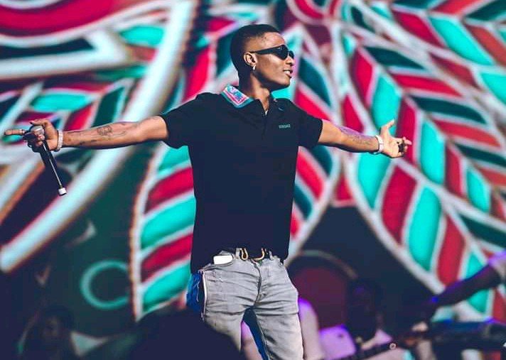 LyonOfTheTrybe's tweet photo. I'm definitely quitting both Music and Football the day I no longer see these GOATS 🐐 .. Wizkid x Ronaldo 🔥 https://t.co/FRd0VCxKjk