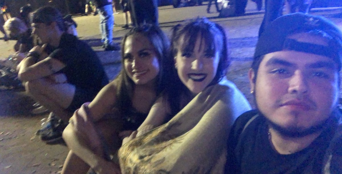 DCNeverSleep's tweet photo. Canโt tell me my rave fam isnโt beautiful and I love them and would do anything for them๐ค๐ผ๐ค#LAN2019 #LANFAM https://t.co/MO7aTlANc1