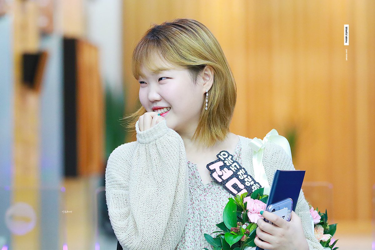 200103 볼륨을높여요 #수현 HQ

매일 저녁 8시에 들려주던 청량한 목소리와
청취자들에게 보내주던 따뜻한 눈빛은,
우리가 만났던 봄이 와도 잊지 못할 거야
수고했어 그리고 아주 많이 고마웠어 💕

#악뮤 #악뮤수현 #이수현 #션디
#akmu #suhyun <a href="/official_akmu/">official AKMU</a> 
#악동뮤지션수현의볼륨을높여요