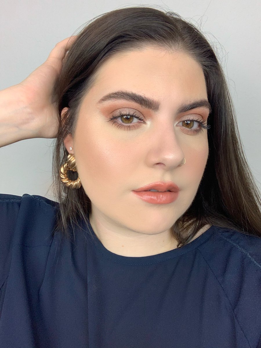Libbi_Faith's tweet photo. @OFRACosmetics Hi! Me! Add me! Big fan of your products! https://t.co/guuYxzmULm