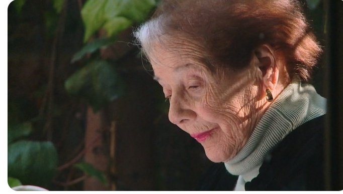 Recordamos a Mónica Echeverria defensora de los #DerechosHumanos escritora, dramaturga y profesora. Una de las feministas que integró el movimiento Mujeres por la Vida durante la dictadura..
Descansa en paz.