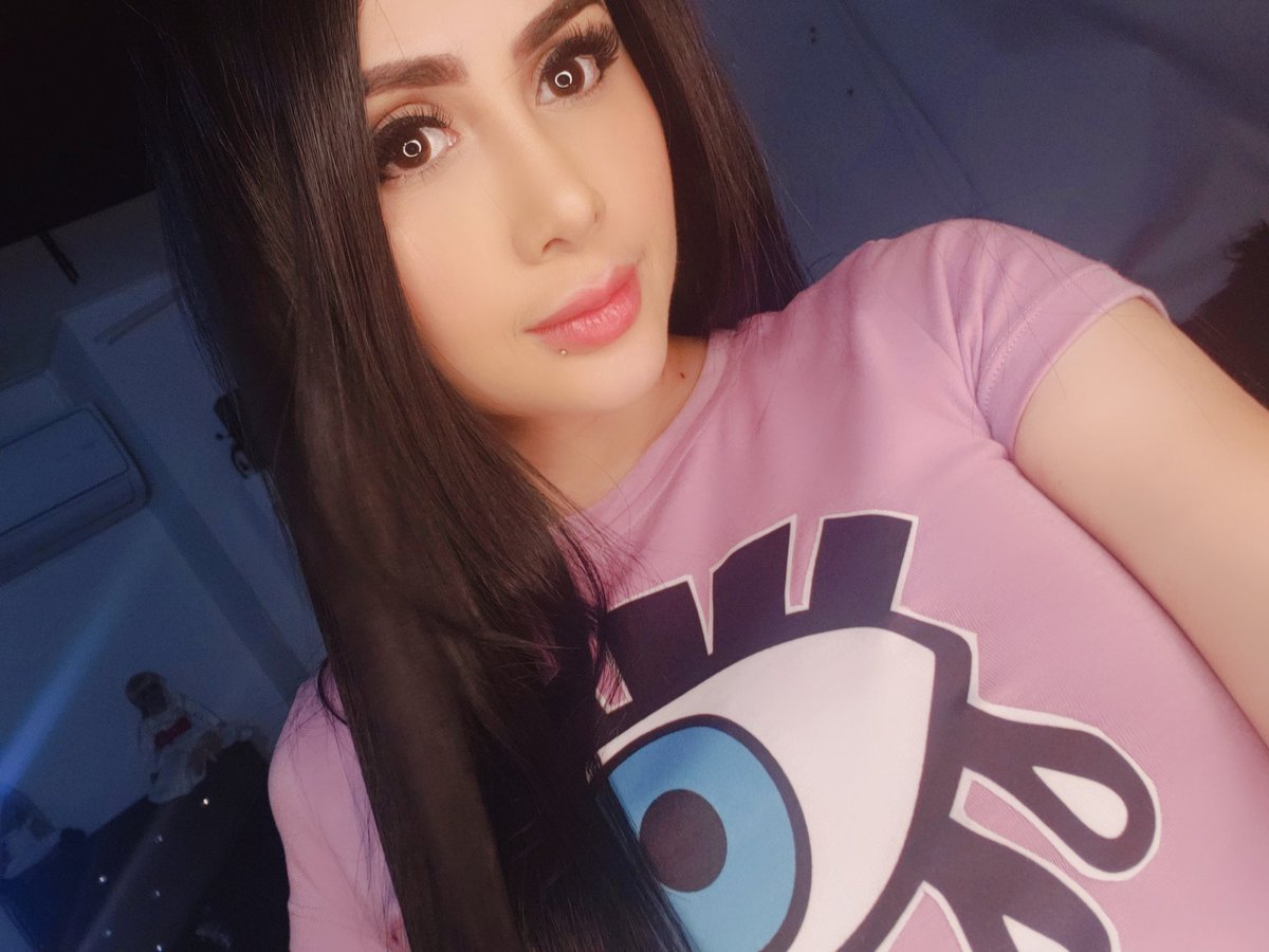 Alex11260907's tweet photo. Every single person who RT’s this tweet, I’ll DM me and i send a video of my boobs. DM ME WATS YOU RT.👅💦💦 😍 #Wet  #horny #sellingvideos #porn #sex #nudes  #sugarbaby #sellingnudes #pussy #tits #ass #boobs #feet  #paypal https://t.co/SZnaJWwXRy