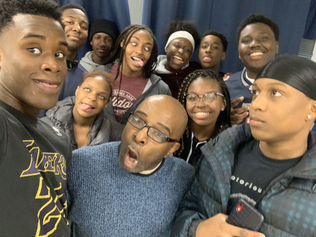 BTMBChurch's tweet image. The BT teens closed their Christmas break with me at our Pizza with the Pastor (PWP 2020)! Had a great time and even got a “silly” photo in. Love these peeps right here!!

#BTSTRONG
#PWP2020
#morethanachurchhome