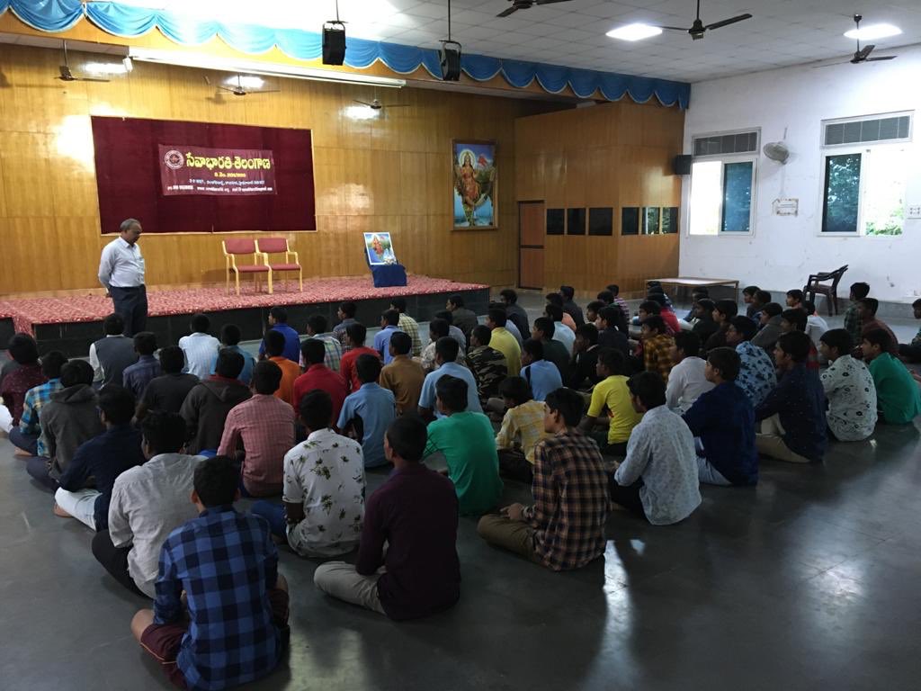 sevabharathitg's tweet photo. #SaturdayVibes Yoga 🧘‍♀️ at 2 day 10th class exam orientation program for children associated with sevabharathi projects.

Total 74 children from poor but deserving are selected from 
#AffectionHomes
#KishoriVikas #Jignyasa #Abhyasika 

☀️ #KindlingHope
🪔 https://t.co/tAkeJaih0g https://t.co/PbRtbsErN8