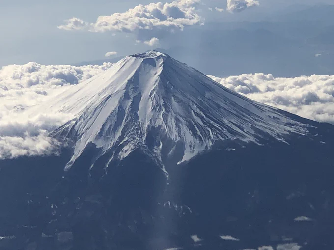 機内から観た美しい富士山。 