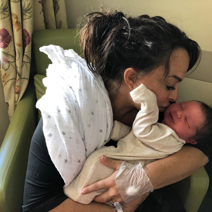 I promise I'm not gonna keep posting baby pics lolol just still so floating on the clouds to be 45 and