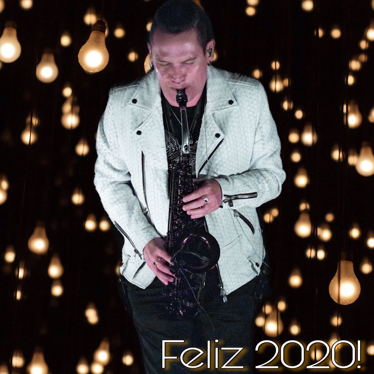 SaxAviles's tweet photo. Comenzó el año! 
A soplar de nuevo! 🎷🎶👈🏼
#QueSigaLaMúsica https://t.co/DHqhbFpVHI