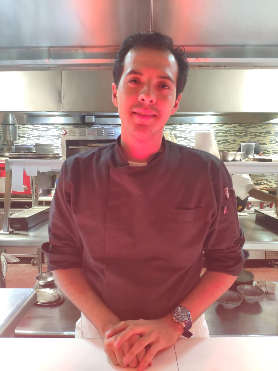 LauraHerrejon's tweet photo. Lo conoces? Es un excelente chef Oswaldo Montero. Atrévete a probar nuevos sabores en #Acapulco #pitionadelmar #princessmundoimperial https://t.co/HBhe2o8x93