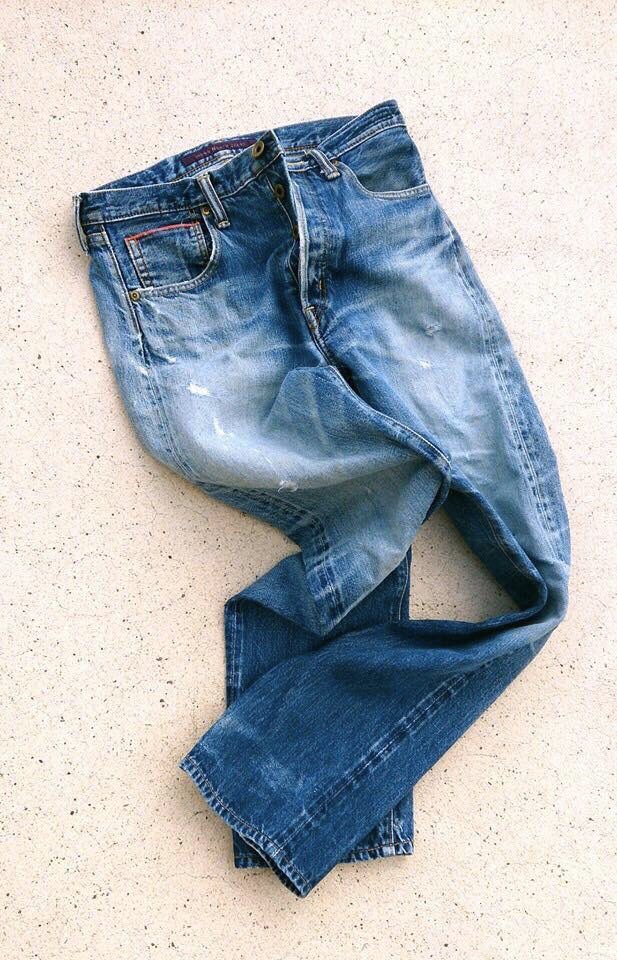 downnorthjeans's tweet photo. みなさん穿き初めはお済みでしょうか?色落ちもよし、濃いインディゴもよし。今年も楽しいジーンズライフをお過ごしください。
#downnorthjeans
#dnj4
#大戦モデル https://t.co/dctlGEeMxy
