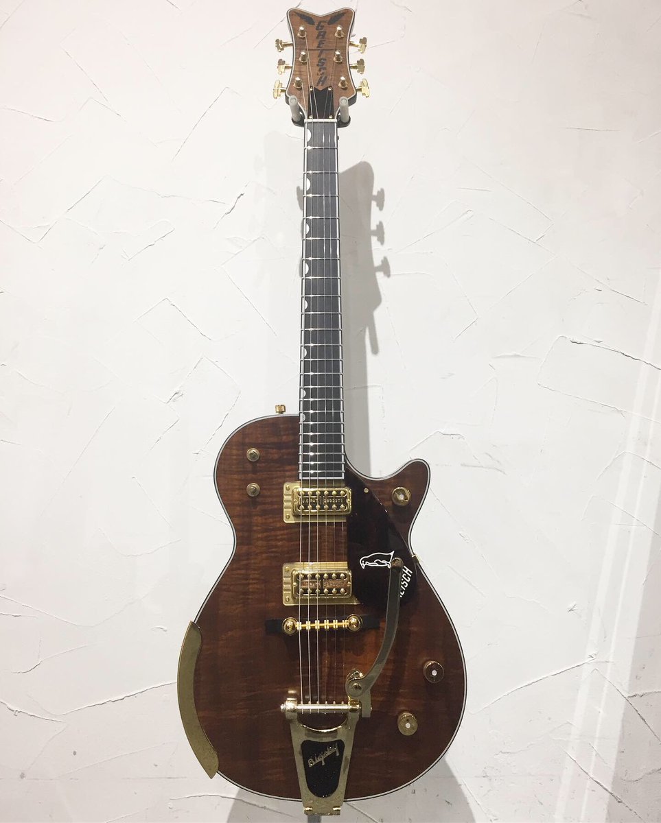 gakkicenter's tweet photo. GRETSCHの国内限定モデル🐧
こちらのペンギンは、ボディ・トップとヘッドストック・フェイスにフレイム・コアを使った豪華なモデルです✨
残り僅かとなっておりますので、お探しだった方は、是非一度ご検討ください😊
#gretsch #g6134 #penguin #flame #koa #rock #rocknroll #cool #limiteded #映え https://t.co/inZPL6jeUn