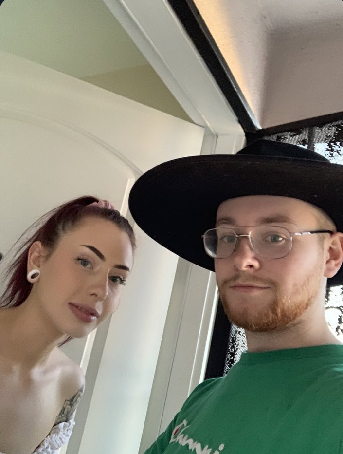 FREDDIE DREDD on Twitter "my hat is absolutely bonkers" / Twitter