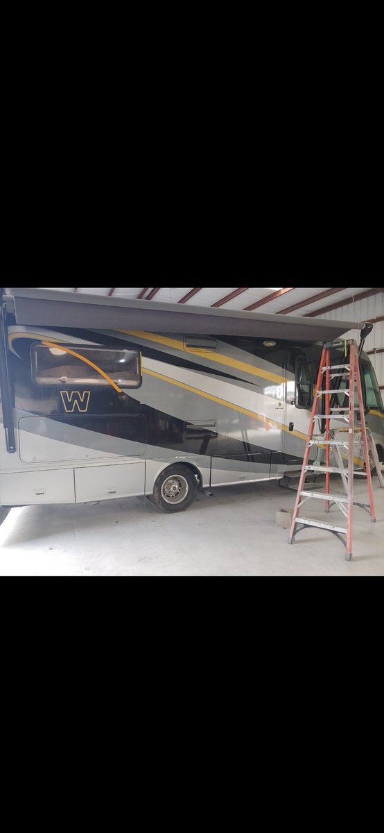 JoescompleteRv's tweet photo. Before and after rv repair
#houstonrvrepair #joescompletervrepairs #rvpaintandbody #rvremodel #northwestrvbodyshop #graphics #rvroofing #rvfiberglass #rvshop #rvservice #rvnearmehouston #rvclassAcompartmentdoorfabrication #rvshop #rvinspections #rvcalltoday https://t.co/5ZwCSyLxag