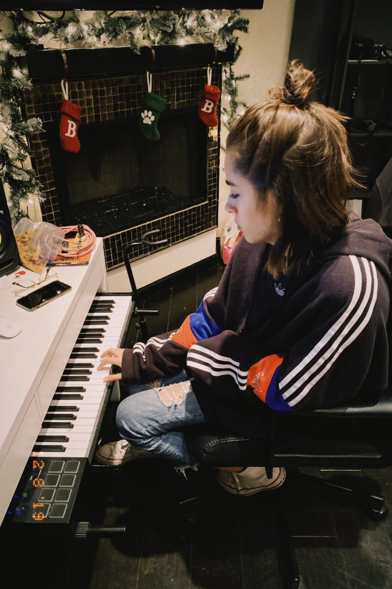 ItsBobbyMares's tweet photo. random photos on my phone that i like https://t.co/HSiyfKS8gO