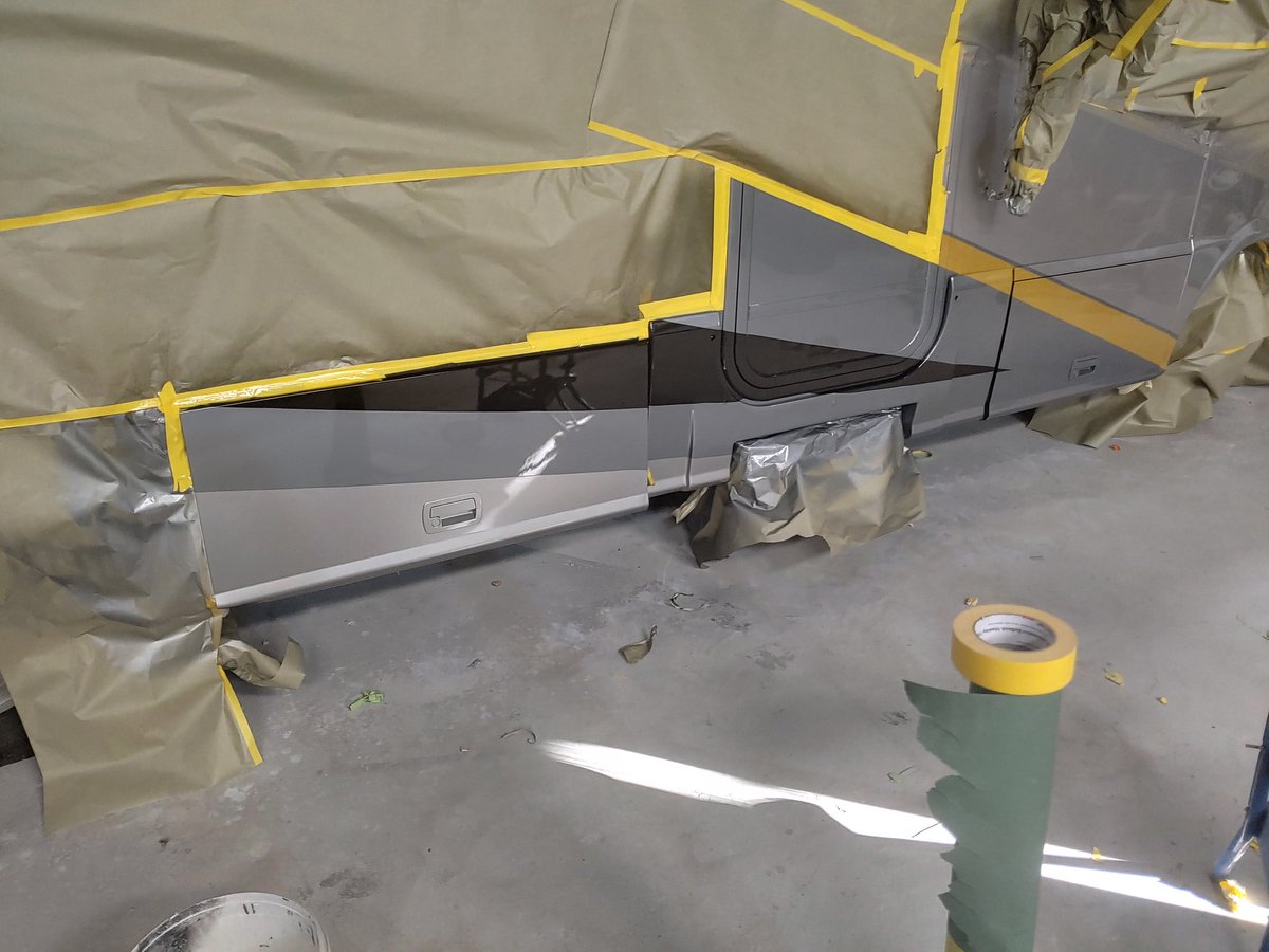 JoescompleteRv's tweet photo. #joescompletervrepairs #houstonrvrepairbodywork #rvroofing #rvremodel #northwestrvbodyshop #rvservice #rvgraphics #rvfiberglass #rvshop #paintshop #rvclassAcompartmentdoorfabrication https://t.co/ahPomPvXHb