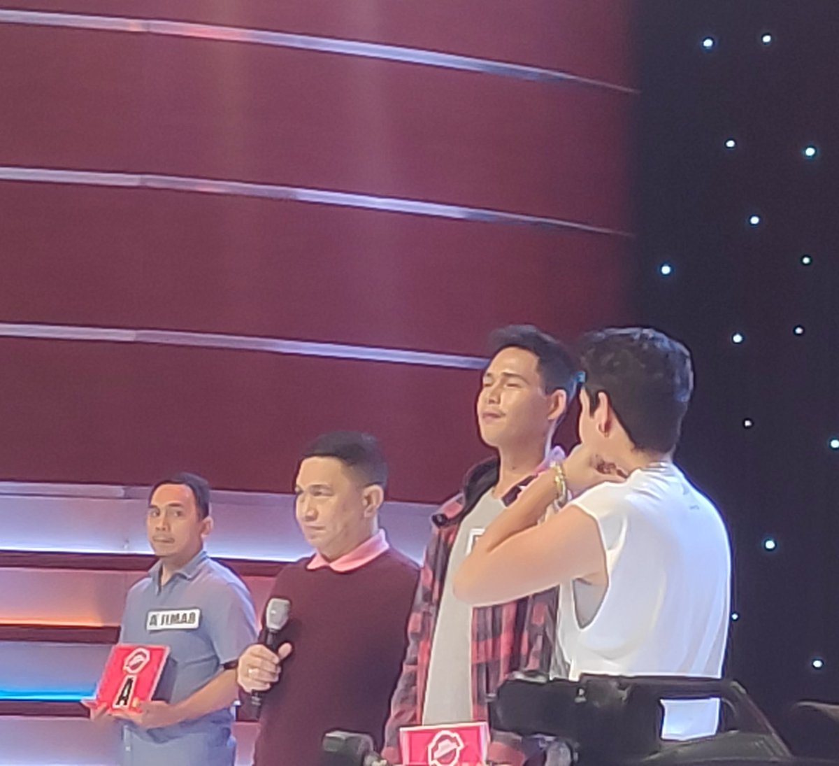 EatBulaga's tweet photo. Kaya ako nandito kasi para sa anak ko, kasi tuwing binibisita ko sya sinasabi nya "Papa, bakla ka ba?" Balang-araw pag napanood nya to, masasabi nyang proud sya sa akin...
--- Prince https://t.co/kXKFk7RI9Q