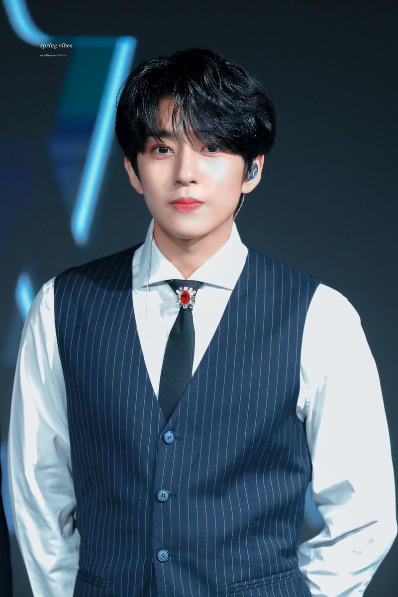 SpringVibes_'s tweet image. 191124
#위인더존 #시현 #SHIHYUN