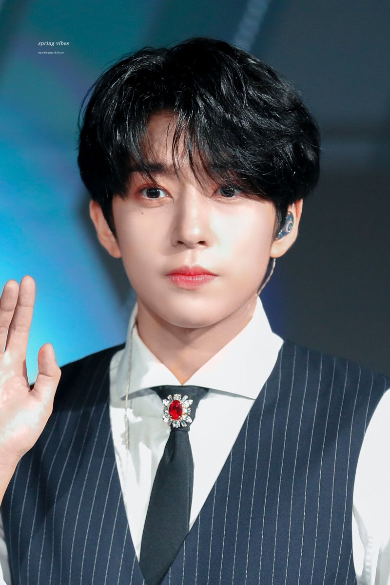 SpringVibes_'s tweet image. 191124
#위인더존 #시현 #SHIHYUN