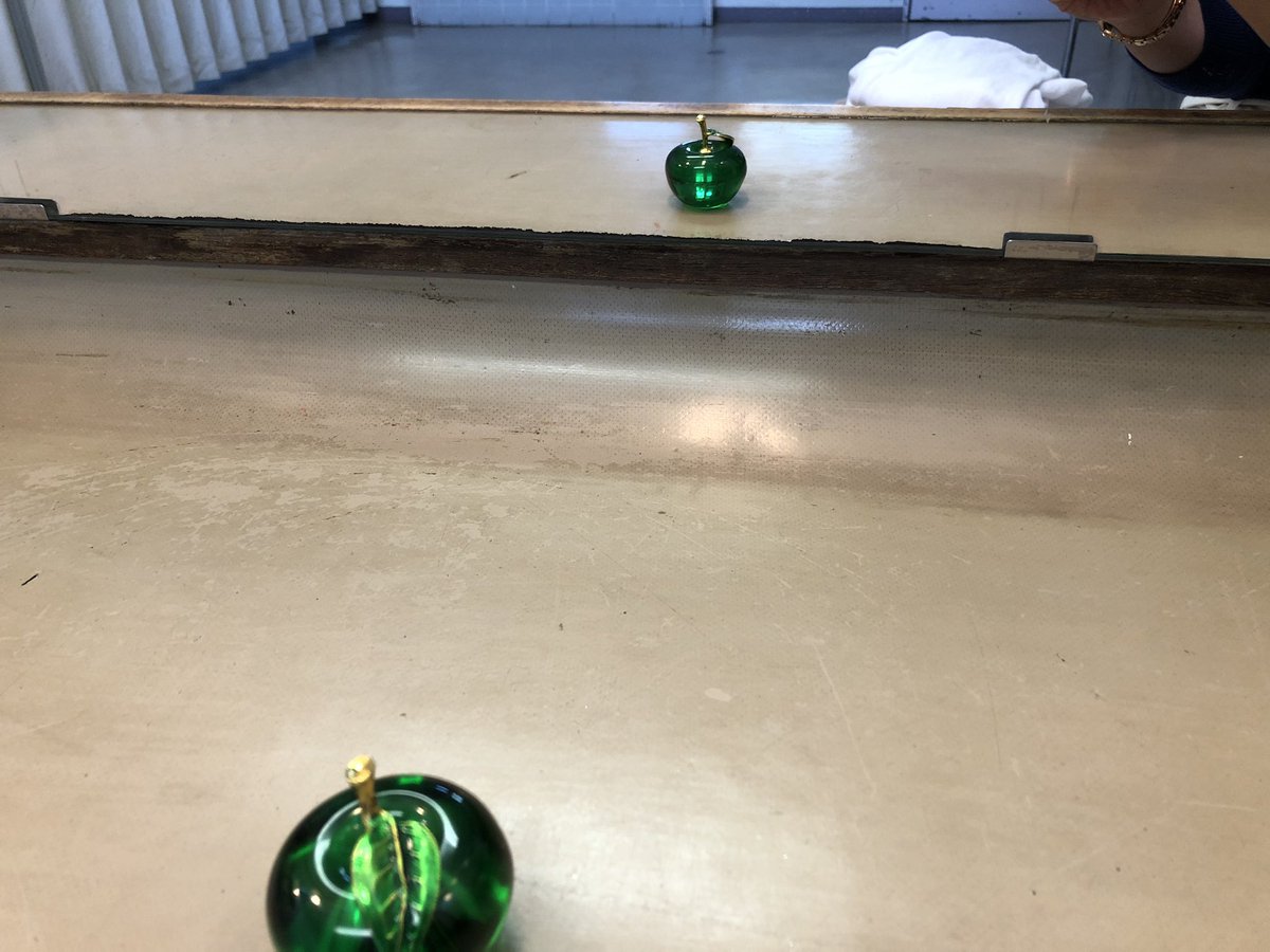 SEKAIE5's tweet photo. ひとりで楽屋🍏

良い音楽の時間が過ごせますように✨ https://t.co/HfX4ZkwI1i