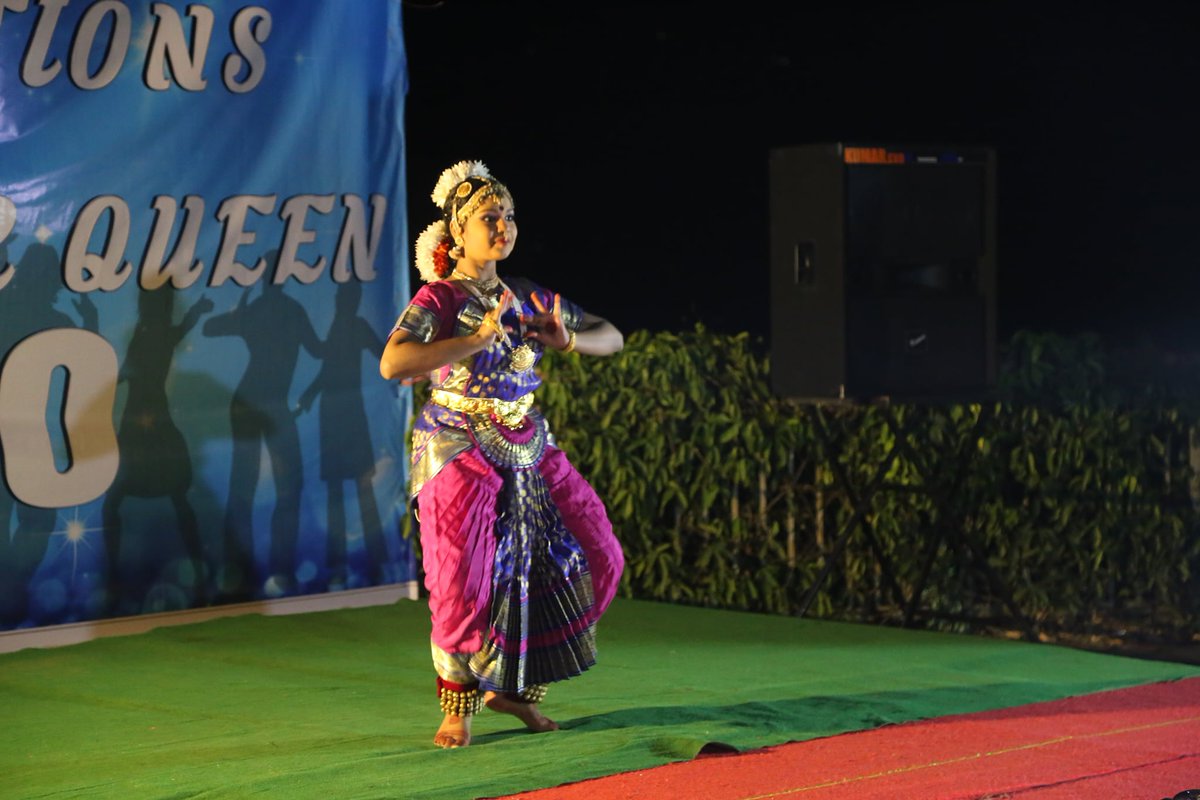 munnarqueen's tweet photo. Wish You A Happy New Year. 
Cherishing Memories!!!!!

Email: bookings@themunnarqueen.in
Call: 9048533333

Web: https://t.co/tbg0YvLGIc

#themunnarqueen #newyearcelebration #welcome2020 #memories #luxuryresortinmunnar https://t.co/73bPBuaNWG